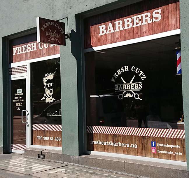 Vindusdekor barbershop freshCutz tidlosdesign